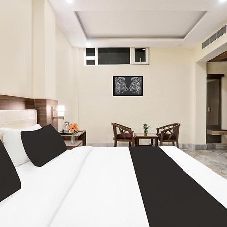 Super Townhouse Kankarbagh Formerly Kunwar Alcajars Patna  Eksteriør bilde