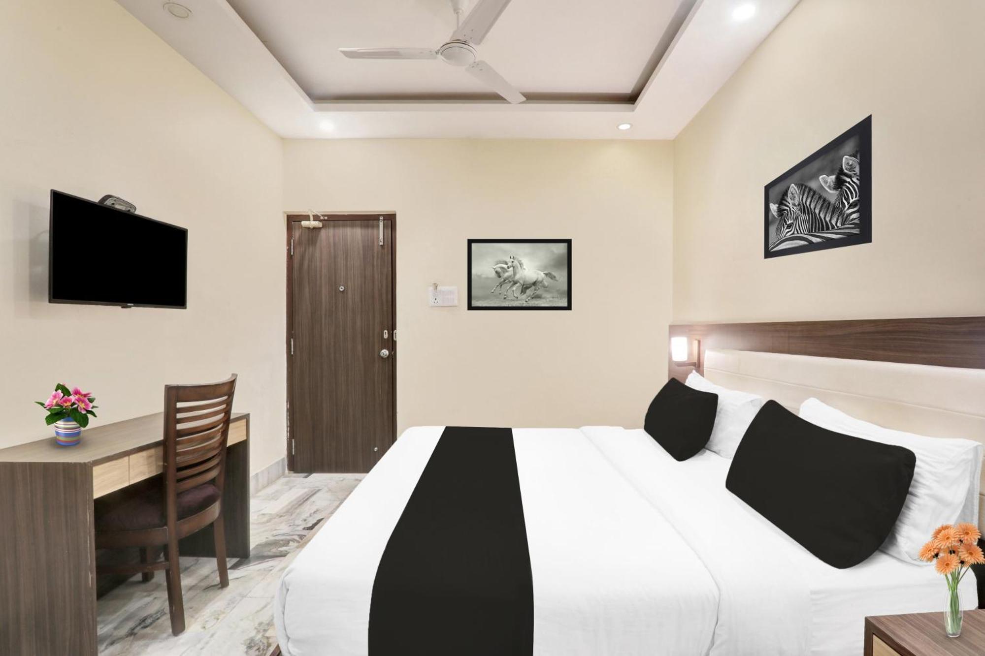 Super Townhouse Kankarbagh Formerly Kunwar Alcajars Patna  Eksteriør bilde