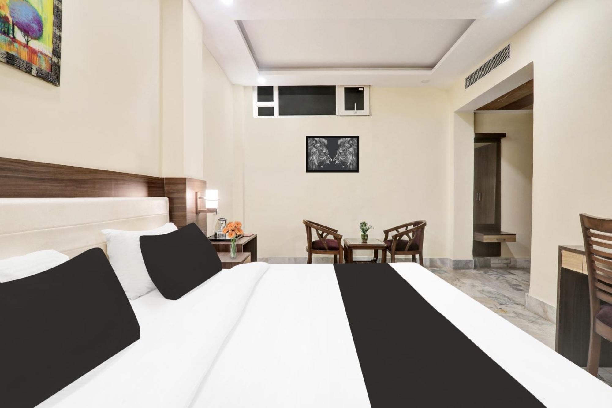 Super Townhouse Kankarbagh Formerly Kunwar Alcajars Patna  Eksteriør bilde