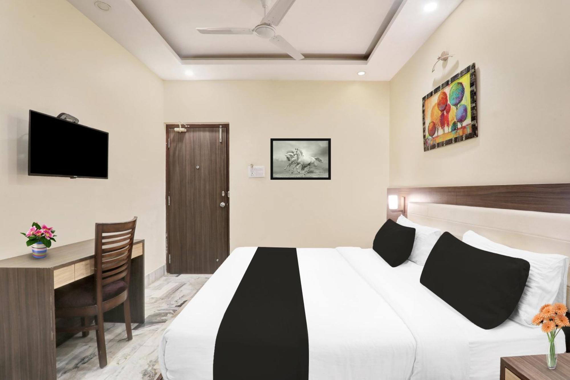 Super Townhouse Kankarbagh Formerly Kunwar Alcajars Patna  Eksteriør bilde