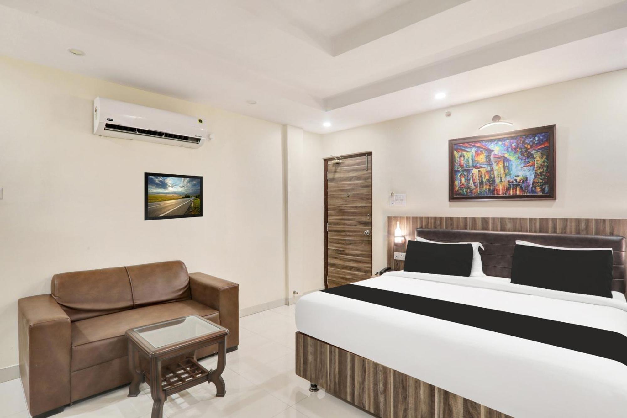 Super Townhouse Kankarbagh Formerly Kunwar Alcajars Patna  Eksteriør bilde