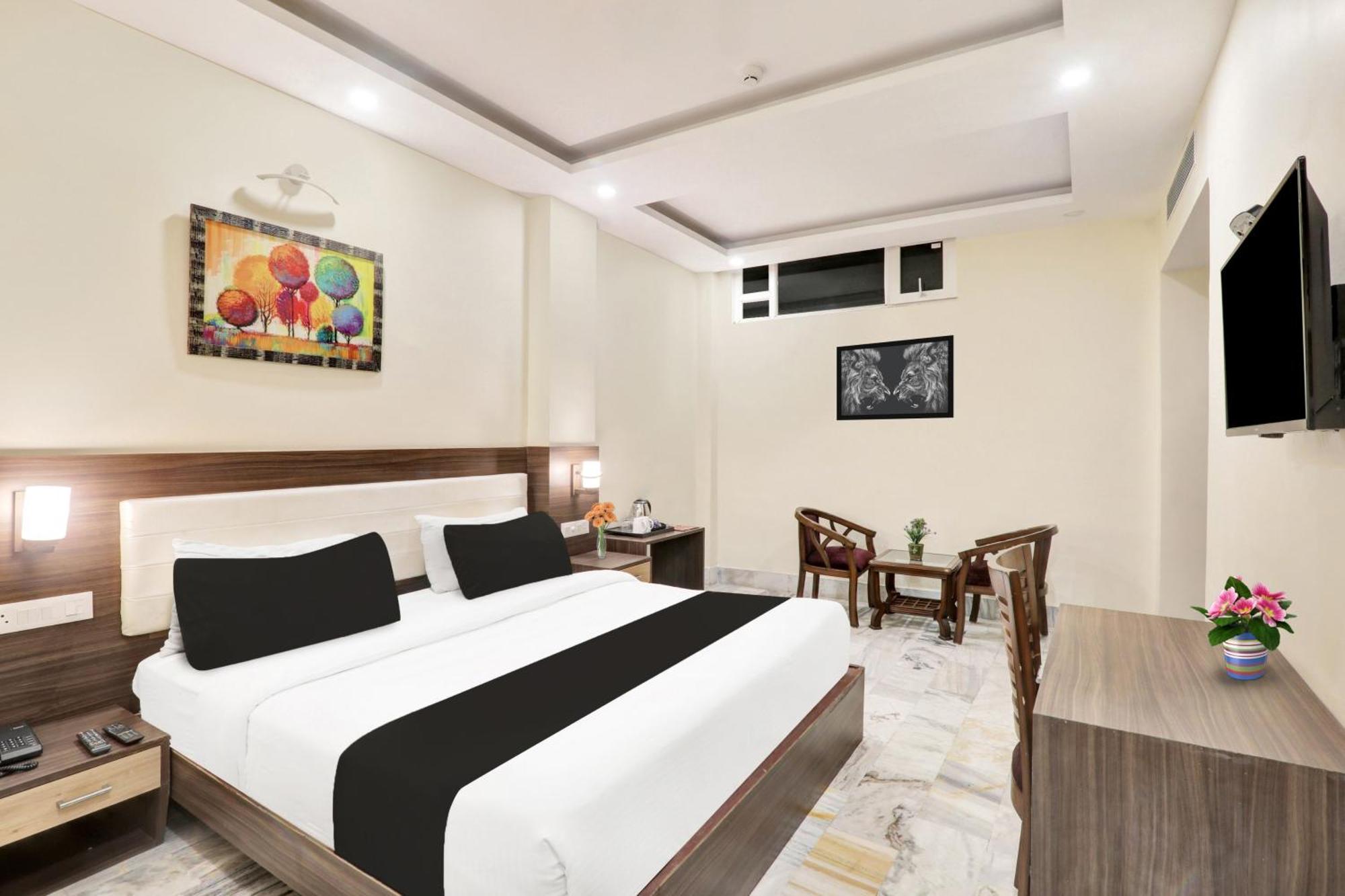 Super Townhouse Kankarbagh Formerly Kunwar Alcajars Patna  Eksteriør bilde